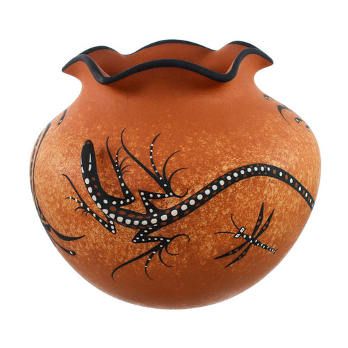 Zuni Indian Gecko Pottery Hand Crafted By Artist Lorenda Cellicion SN20027