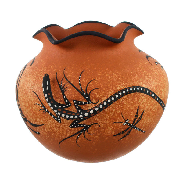 Zuni Indian Gecko Pottery Hand Crafted By Artist Lorenda Cellicion SN20027