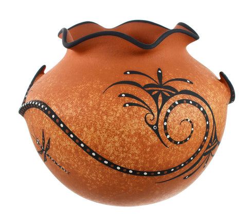 Zuni Indian Gecko Pottery Hand Crafted By Artist Lorenda Cellicion SN20027