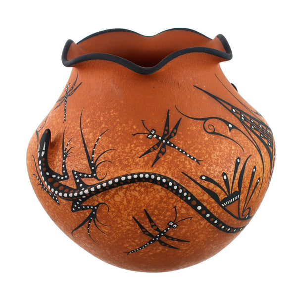 Zuni Indian Gecko Pottery Hand Crafted By Artist Lorenda Cellicion SN20024