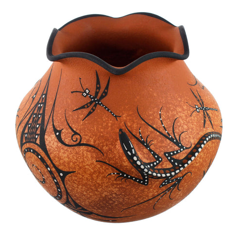 Zuni Indian Gecko Pottery Hand Crafted By Artist Lorenda Cellicion SN20024
