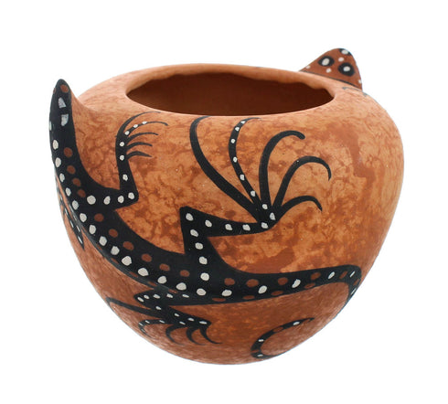 Zuni Indian Gecko Pottery Hand Crafted By Artist Lorenda Cellicion SN20025