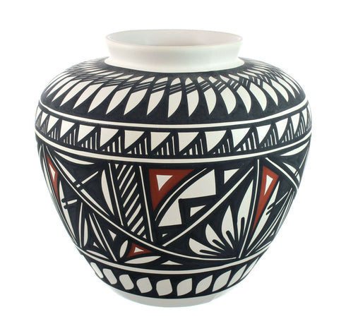 Native American Hand Crafted Acoma Pottery By Artist L. Concho SN20030