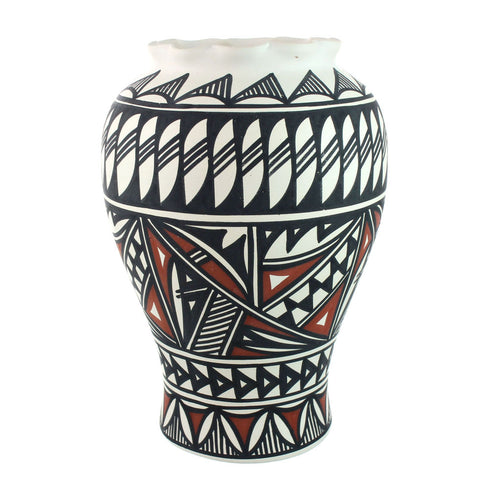 Native American Hand Crafted Acoma Pottery By Artist L. Concho. SN20029