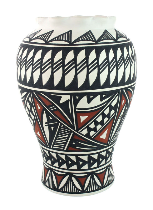 Native American Hand Crafted Acoma Pottery By Artist L. Concho. SN20029