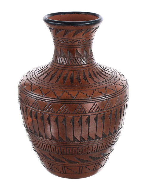 Hand Crafted Bear Navajo Vase JX125876