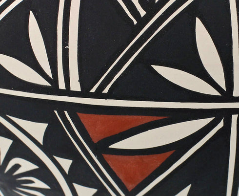 Hand Crafted Acoma Pottery By Artist Kuhaya Concho JX130383