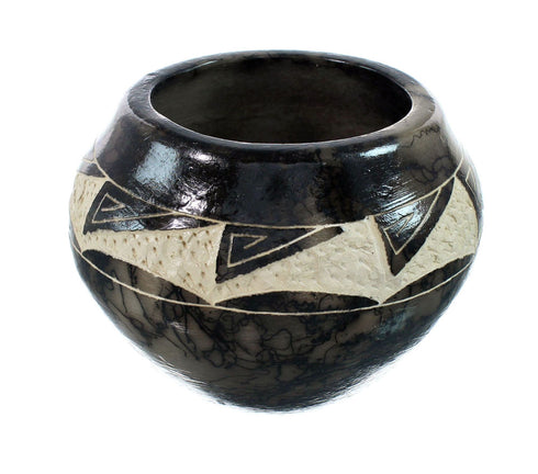 Native American Navajo Horse Hair Pottery JX130477